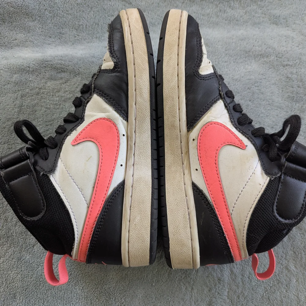 Nike Big Kids Size 3.5Y Black and Pink High tops Sneakers Collectible 80s Look
